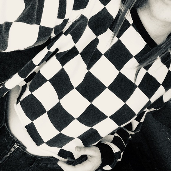 Tops - Cropped Checkered Shirt